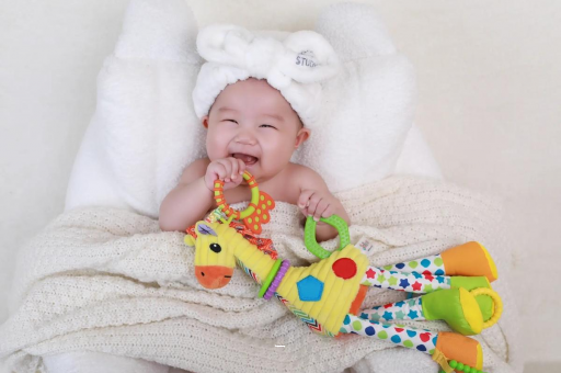 衡水三个月宝宝正确抱姿 衡水三个月宝宝正确抱姿